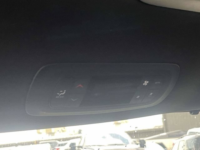 Used 2024 Chrysler Pacifica Touring-L w/ S Appearance Package FWD image 33