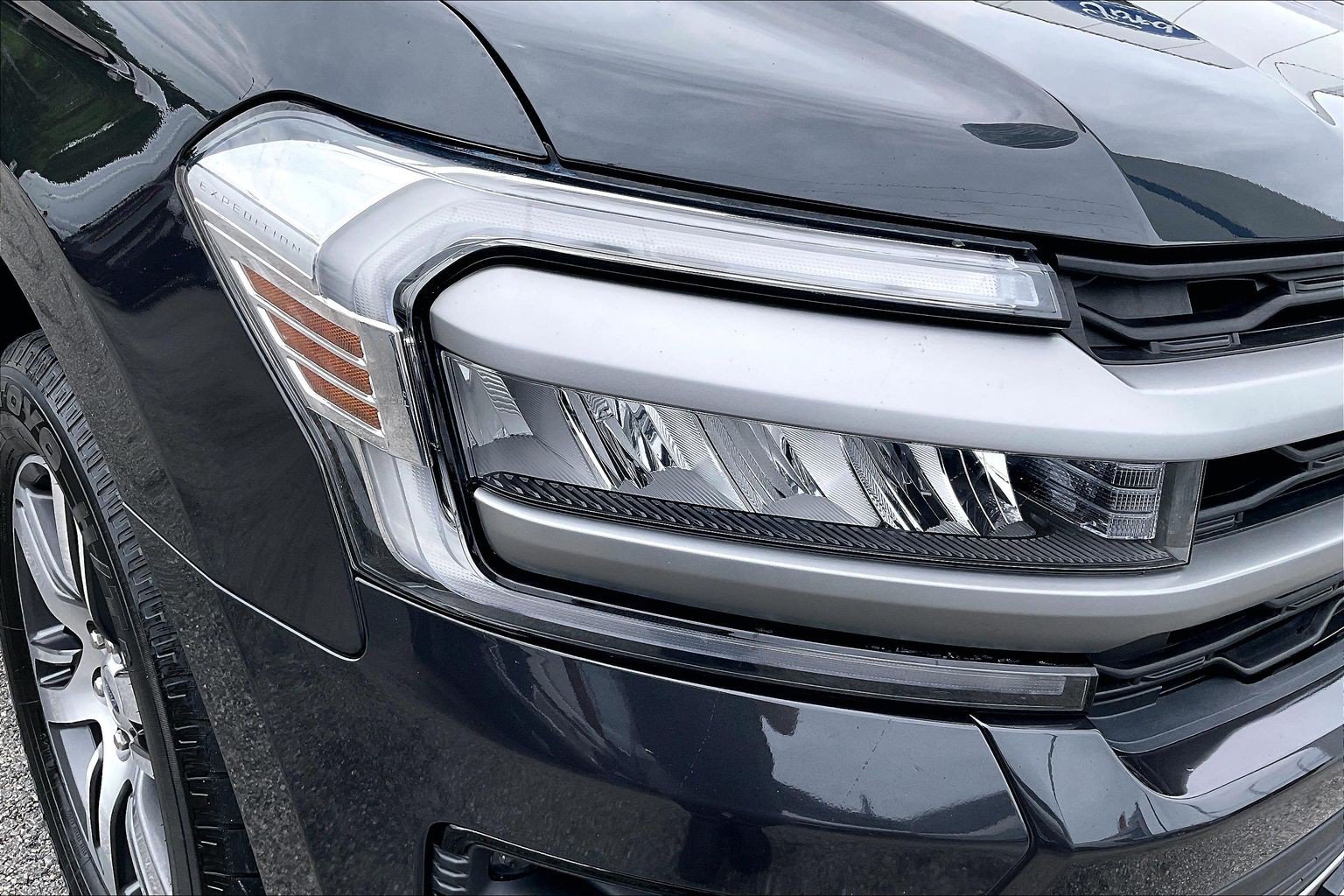 Certified 2024 Ford Expedition XLT RWD image 26