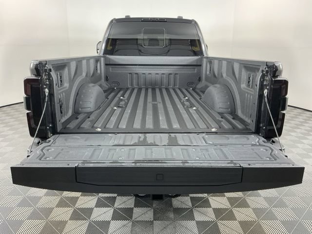 Certified 2025 Ford F450 Platinum w/ FX4 Off-Road Package AWD/4WD image 7