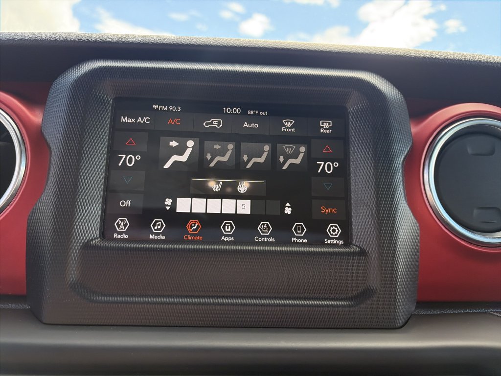 Used 2021 Jeep Wrangler Unlimited Rubicon w/ Cold Weather Group AWD/4WD image 22
