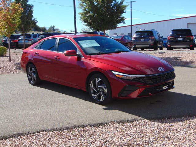 Used 2025 Hyundai Elantra SEL FWD image 8