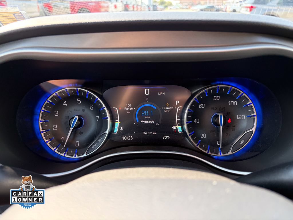 Used 2024 Chrysler Pacifica Touring-L FWD image 30