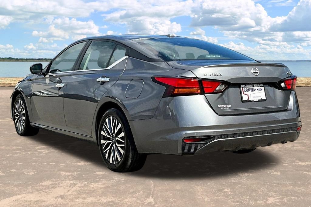 Used 2024 Nissan Altima 2.5 SV FWD image 5