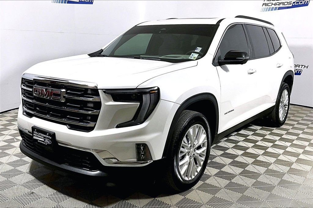 Used 2024 GMC Acadia Elevation w/ Luxury Package