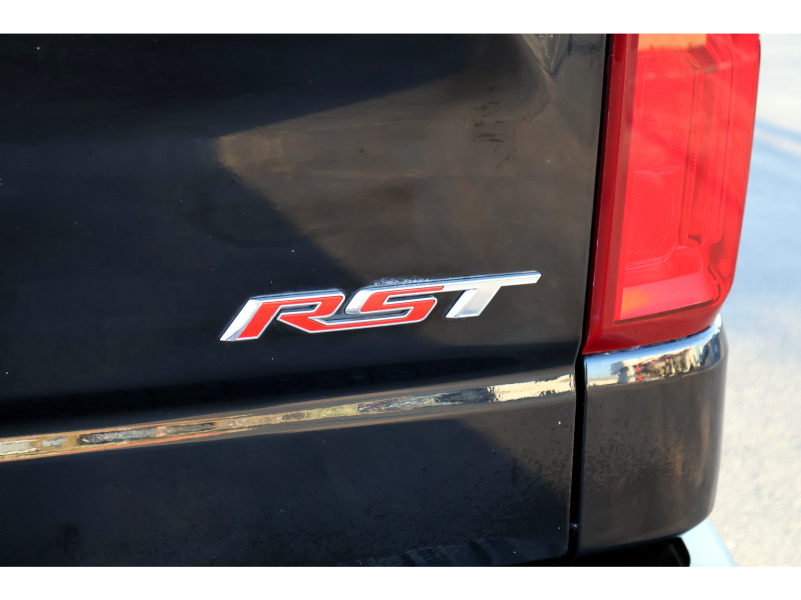 Used 2023 Chevrolet Silverado 1500 RST w/ Z71 Off-Road Package AWD/4WD image 17