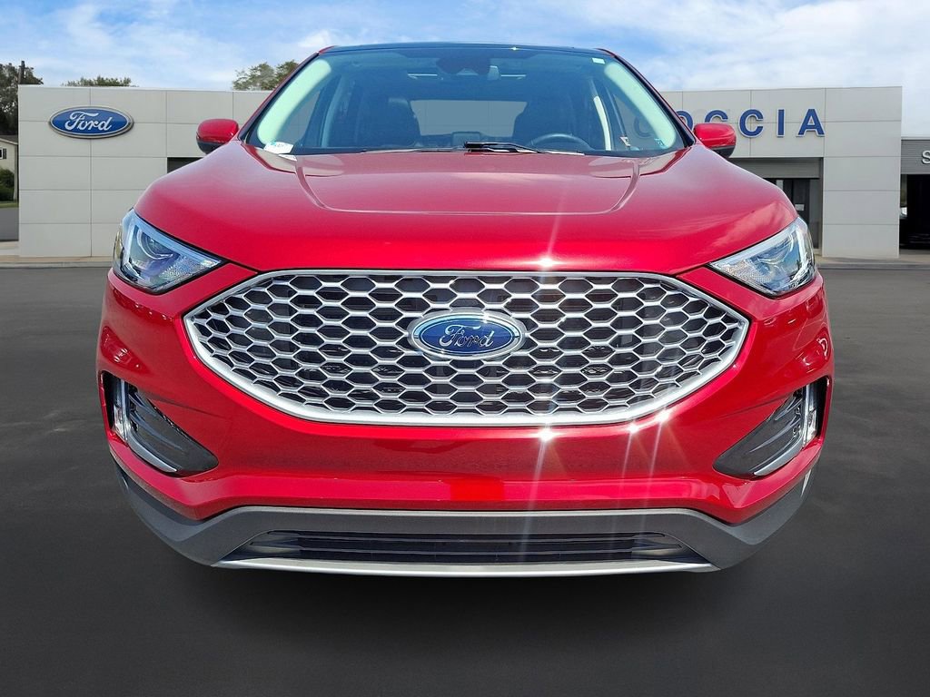 Certified 2023 Ford Edge SEL w/ Convenience Package AWD/4WD image 2