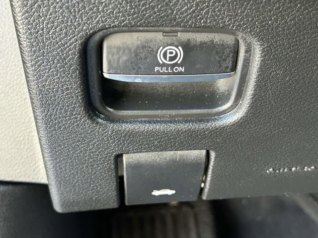 Used 2023 Jeep Grand Cherokee L Laredo w/ Luxury Tech Group I AWD/4WD image 15