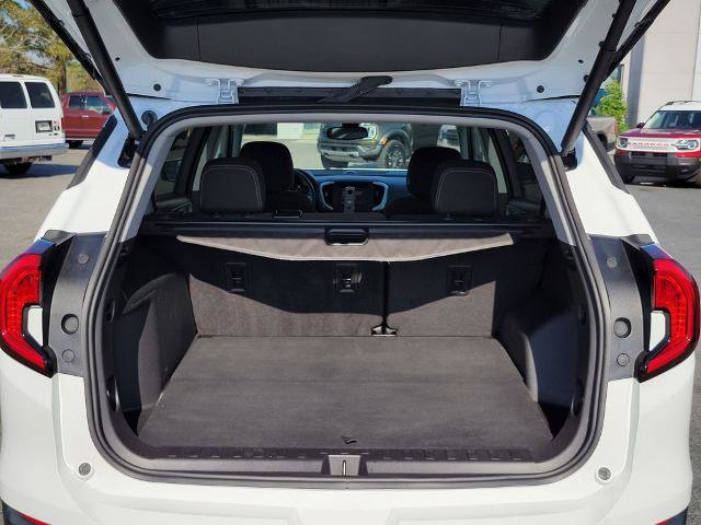 Used 2023 GMC Terrain SLE w/ Driver Convenience Package image 13