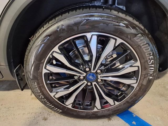 Certified 2022 Ford Escape SE w/ SE Sport Appearance Package FWD image 23