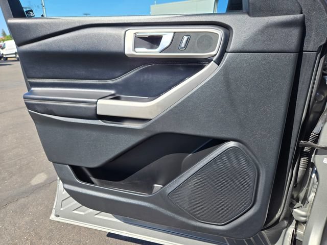 Certified 2020 Ford Explorer XLT w/ Equipment Group 202A AWD/4WD image 13