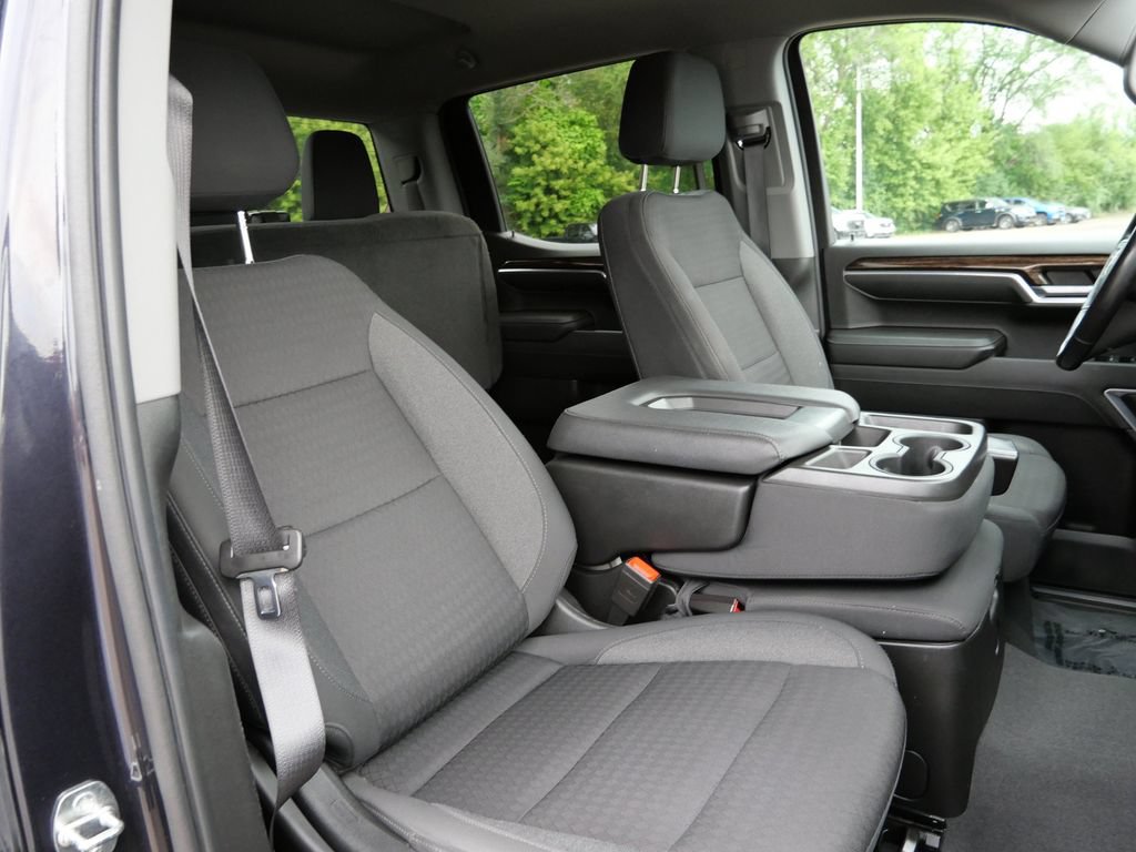 Used 2022 GMC Sierra 1500 Elevation w/ LPO, Elevation Black Package AWD/4WD image 12