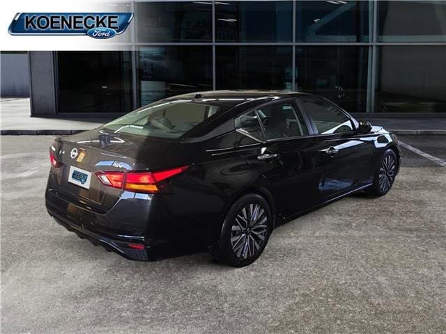 Used 2023 Nissan Altima 2.5 SV FWD image 5
