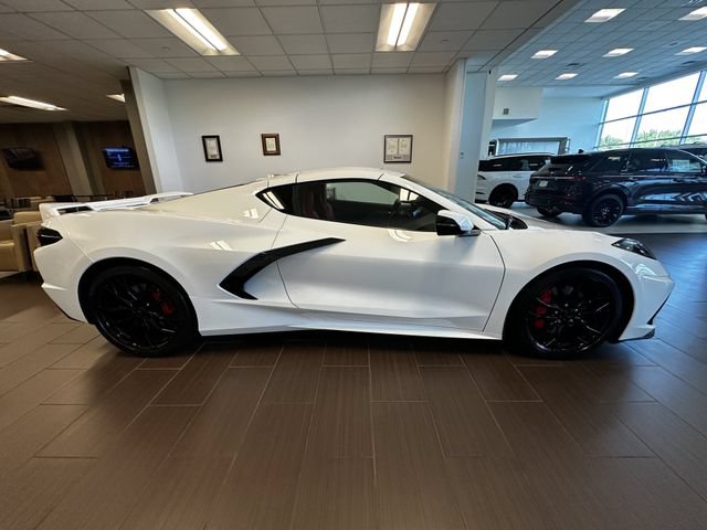 Used 2023 Chevrolet Corvette Stingray Preferred Cpe w/ Z51 Performance Package RWD image 4