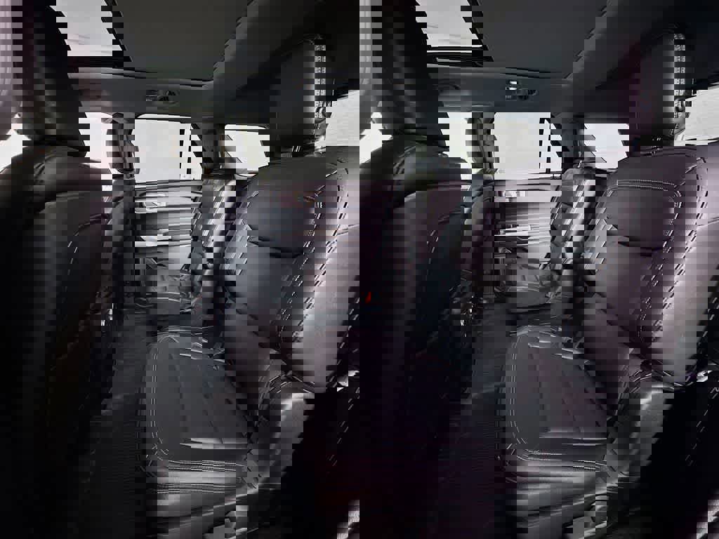 Certified 2020 Ford Explorer XLT w/ Equipment Group 202A image 17