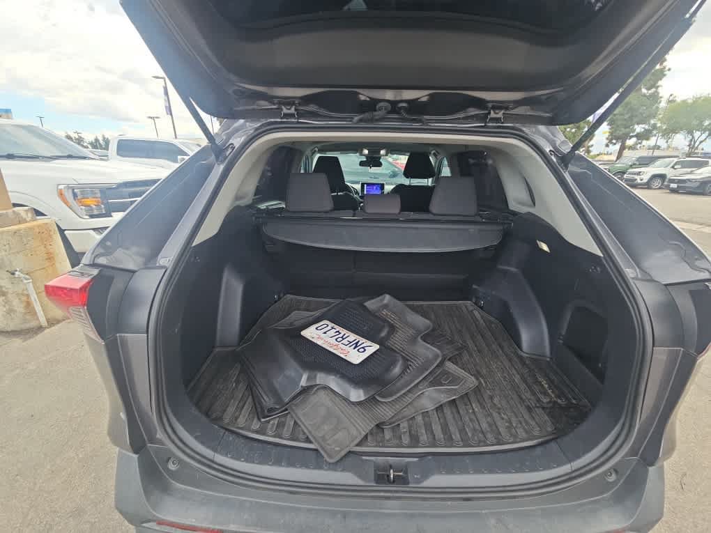 Used 2024 Toyota RAV4 LE AWD/4WD image 8