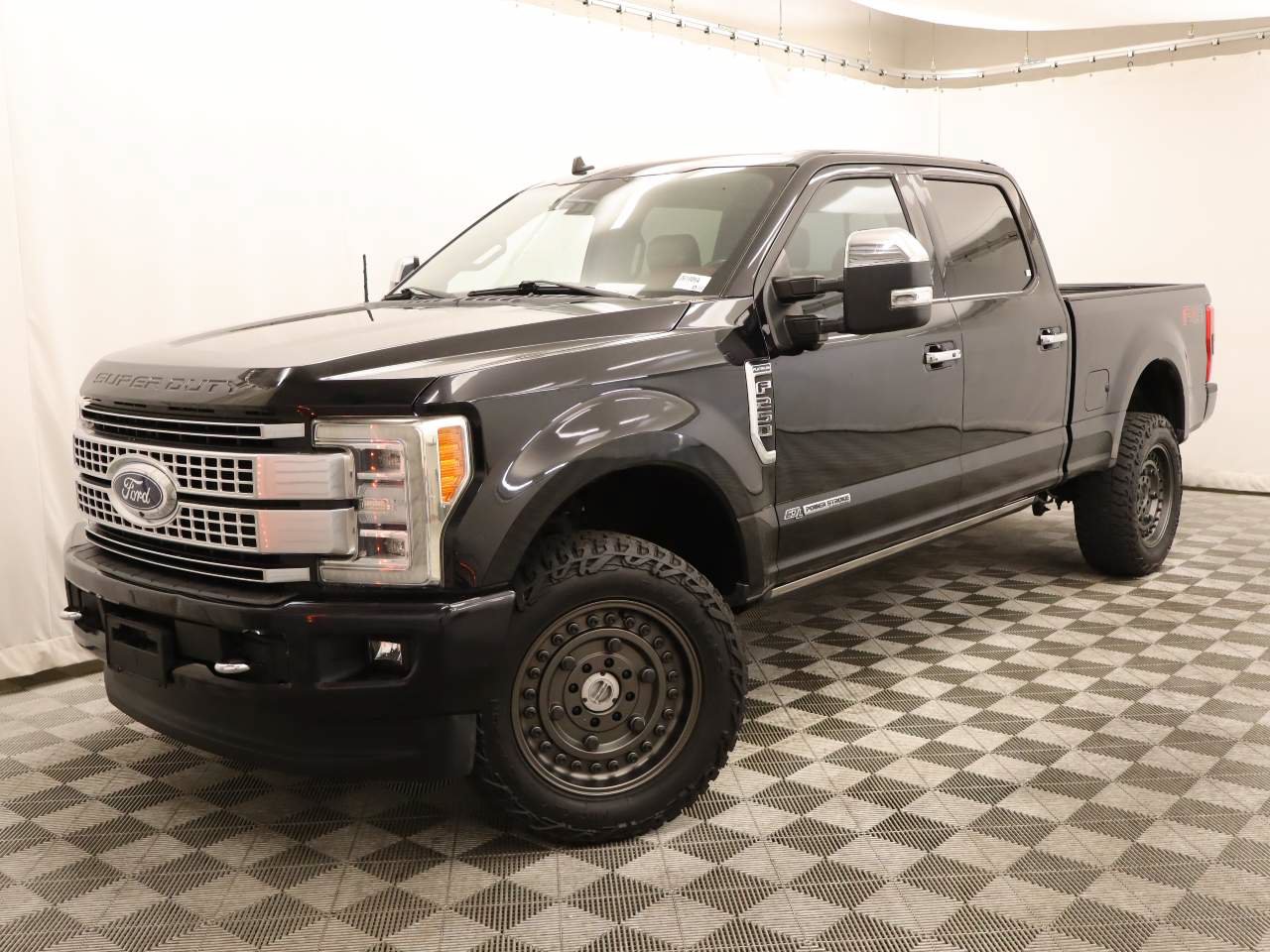 Certified 2019 Ford F250 Platinum w/ Platinum Ultimate Package AWD/4WD image 1