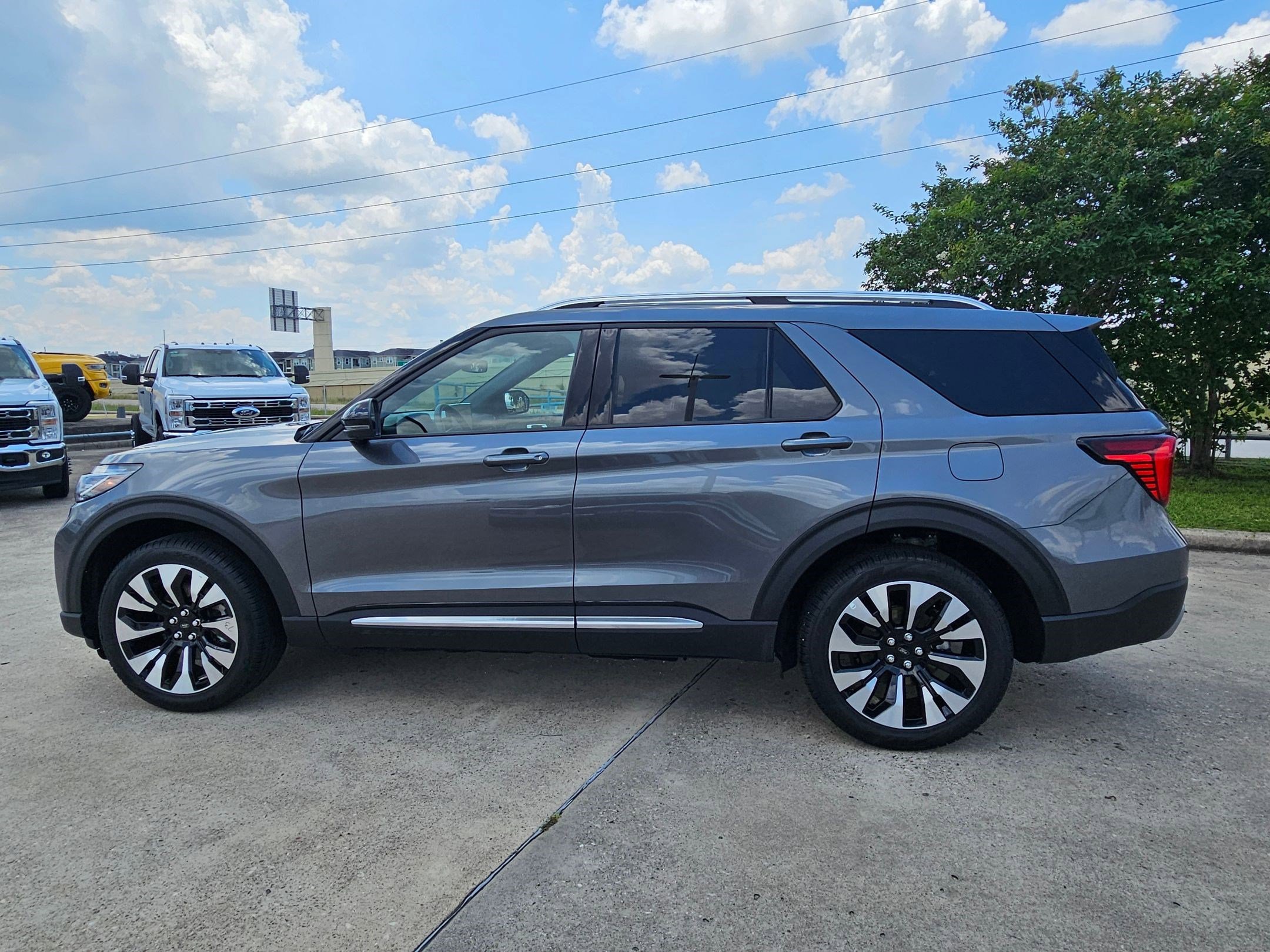 Certified 2026 Ford Explorer Platinum w/ LUX Leather Package AWD/4WD image 9