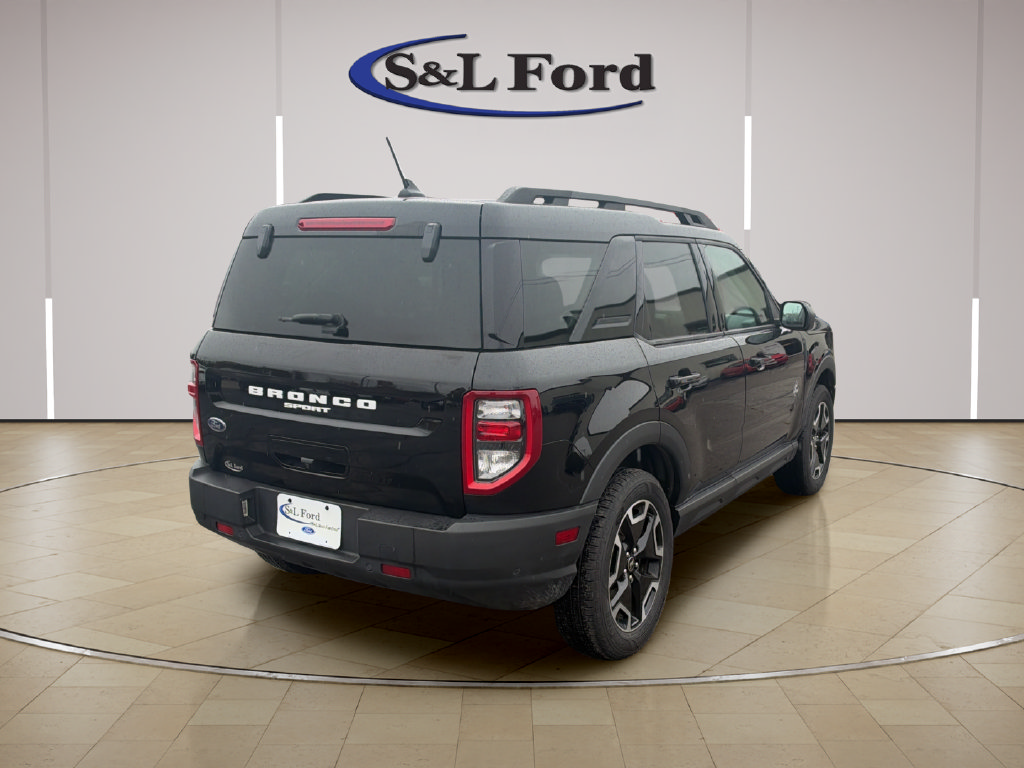 Certified 2023 Ford Bronco Sport Outer Banks w/ Tech Package AWD/4WD image 7