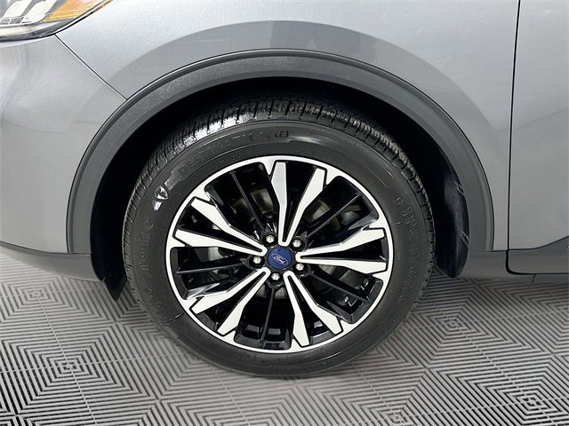 Certified 2022 Ford Escape SE w/ SE Sport Appearance Package image 28