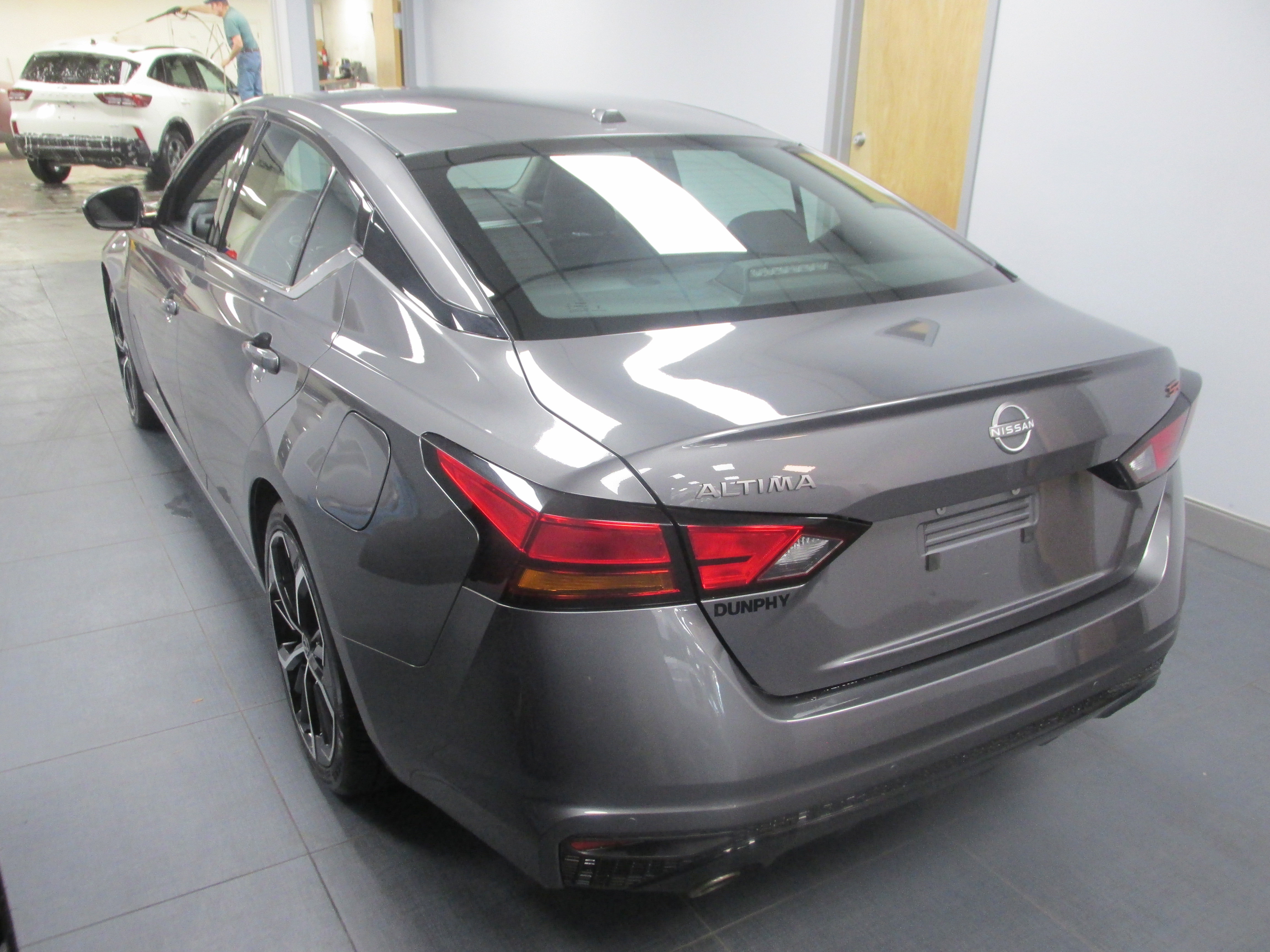 Used 2024 Nissan Altima 2.5 SR FWD image 6