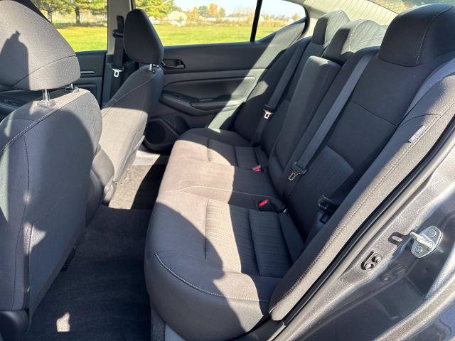 Used 2025 Nissan Altima 2.5 SV FWD image 27