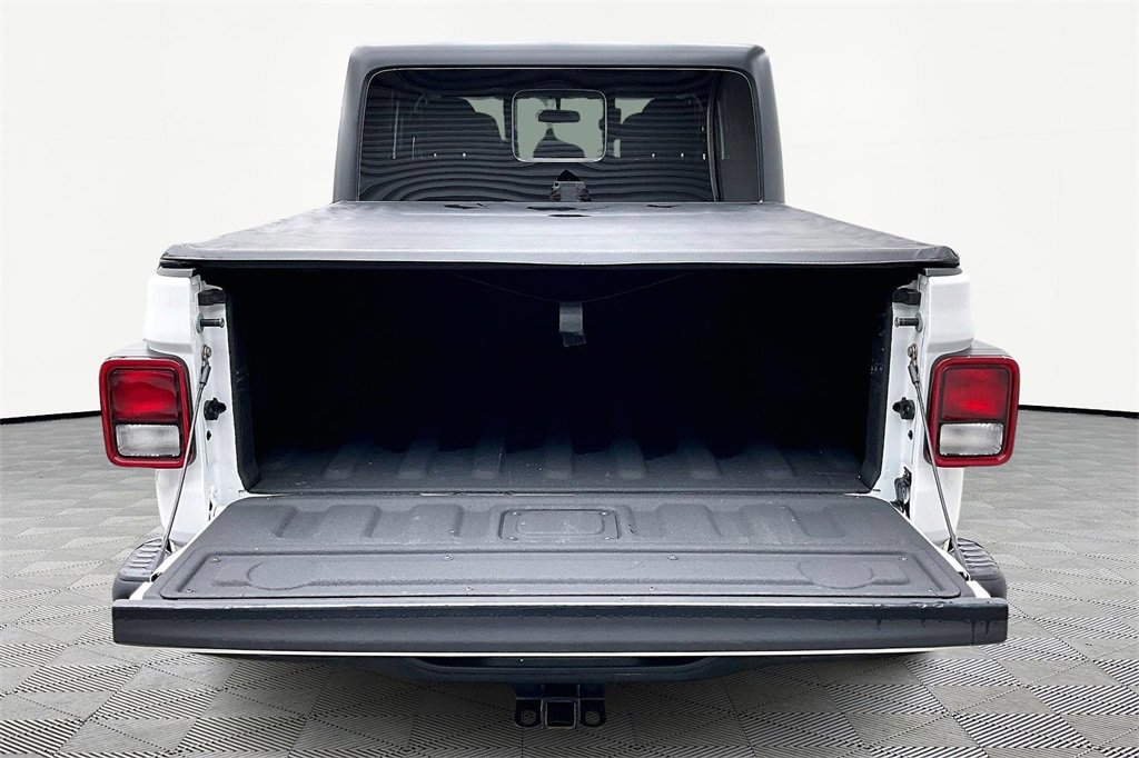 Used 2021 Jeep Gladiator Rubicon w/ Cold Weather Group image 18