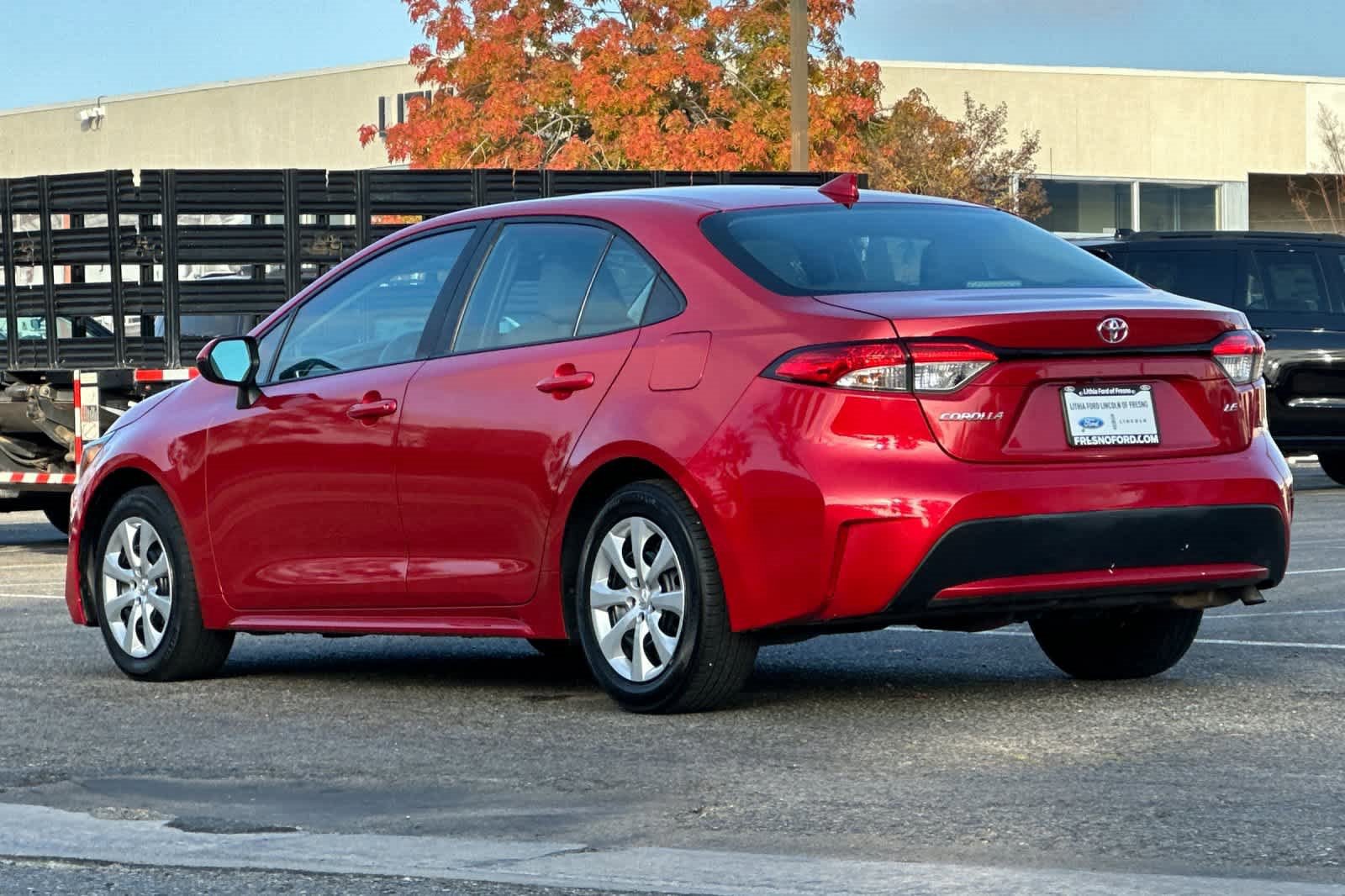 Used 2021 Toyota Corolla LE image 3