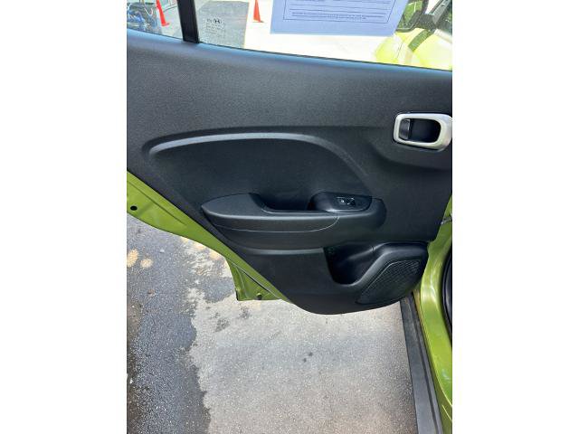 Used 2020 Hyundai Venue SE FWD image 10