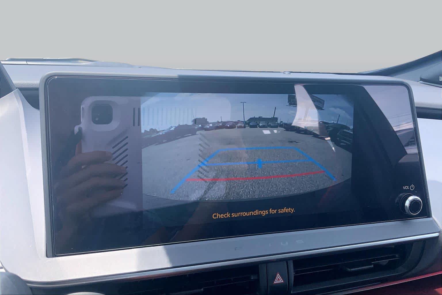 Used 2024 Toyota Prius Prime Premium FWD image 27