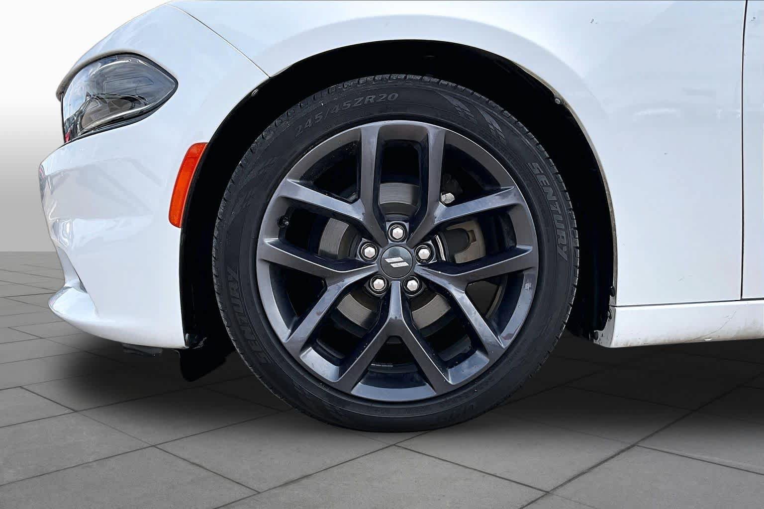 Used 2020 Dodge Charger SXT w/ Blacktop Package RWD image 9