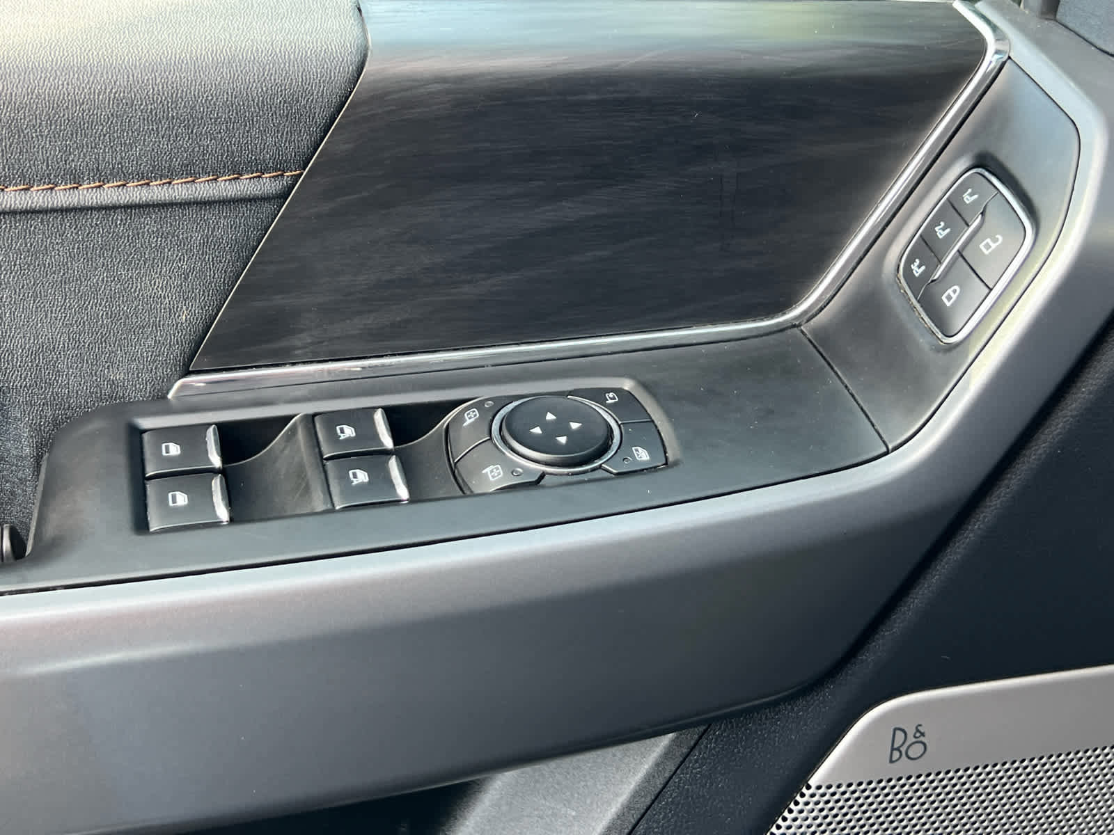 Certified 2025 Ford F150 Lariat w/ FX4 Off-Road Package image 31