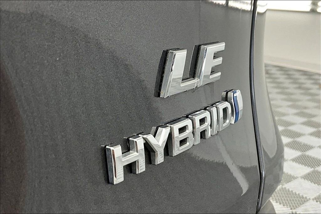 Used 2024 Toyota RAV4 LE image 10