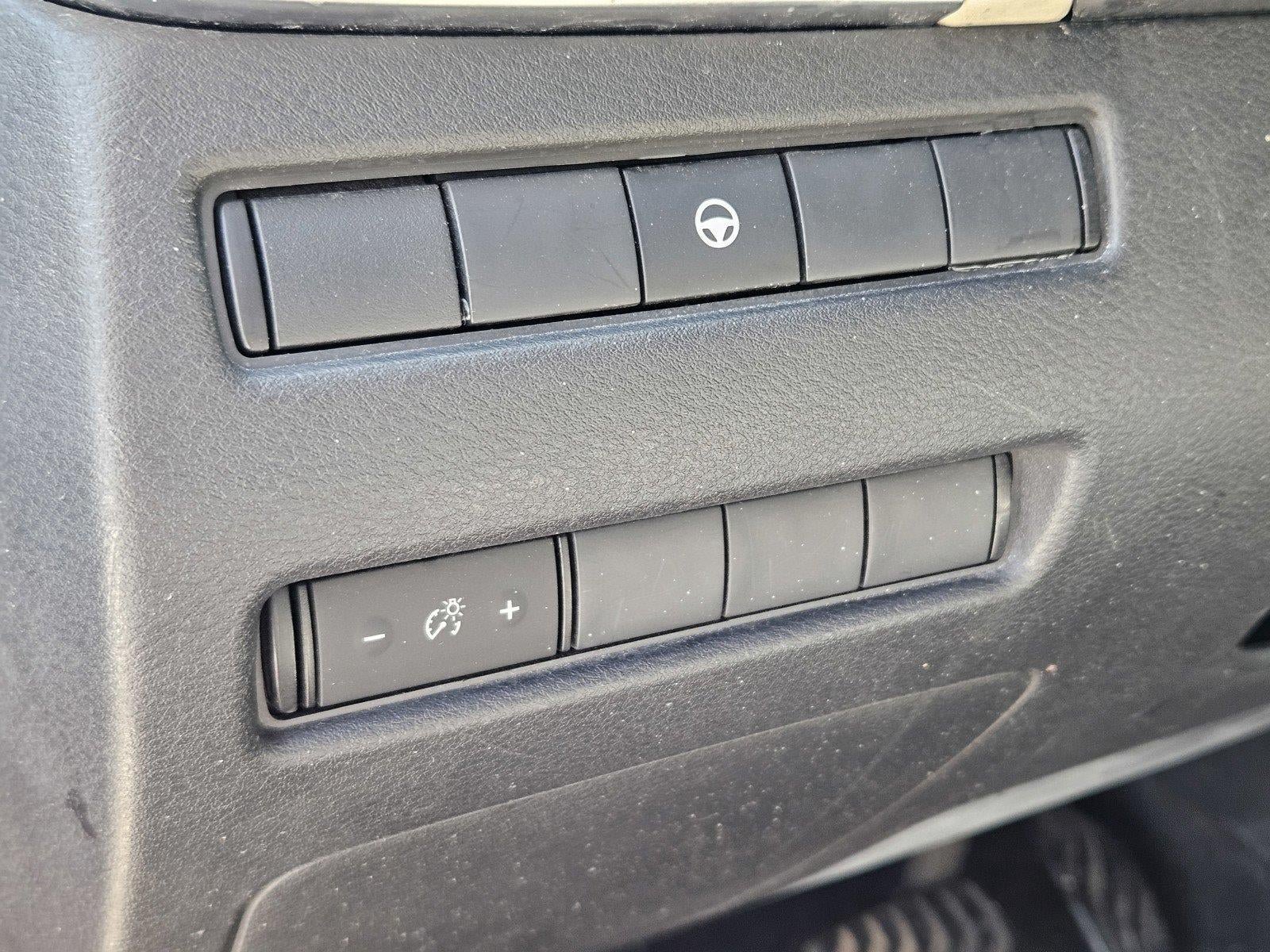 Used 2023 Nissan Rogue SV FWD image 14