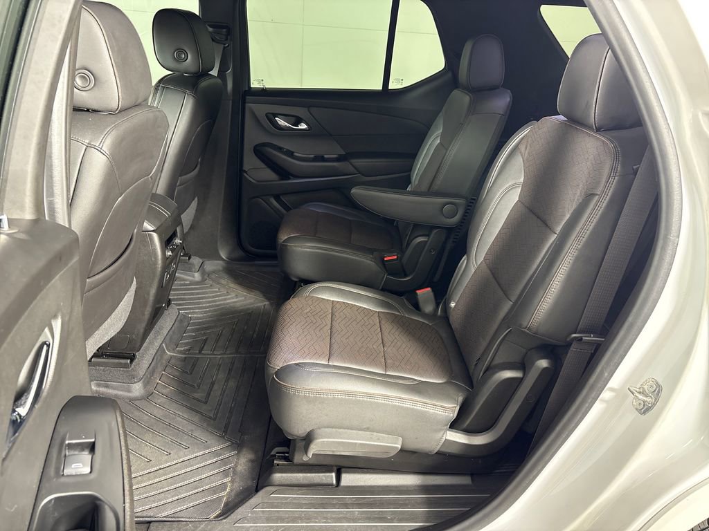 Used 2023 Chevrolet Traverse High Country FWD image 31