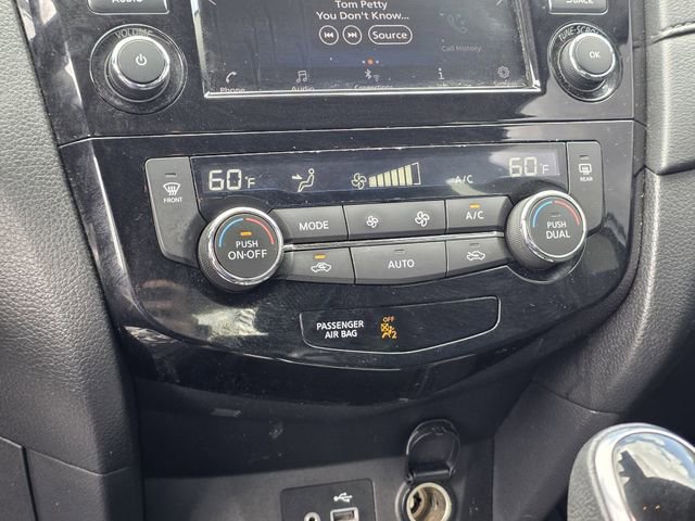 Used 2019 Nissan Rogue SV FWD image 18