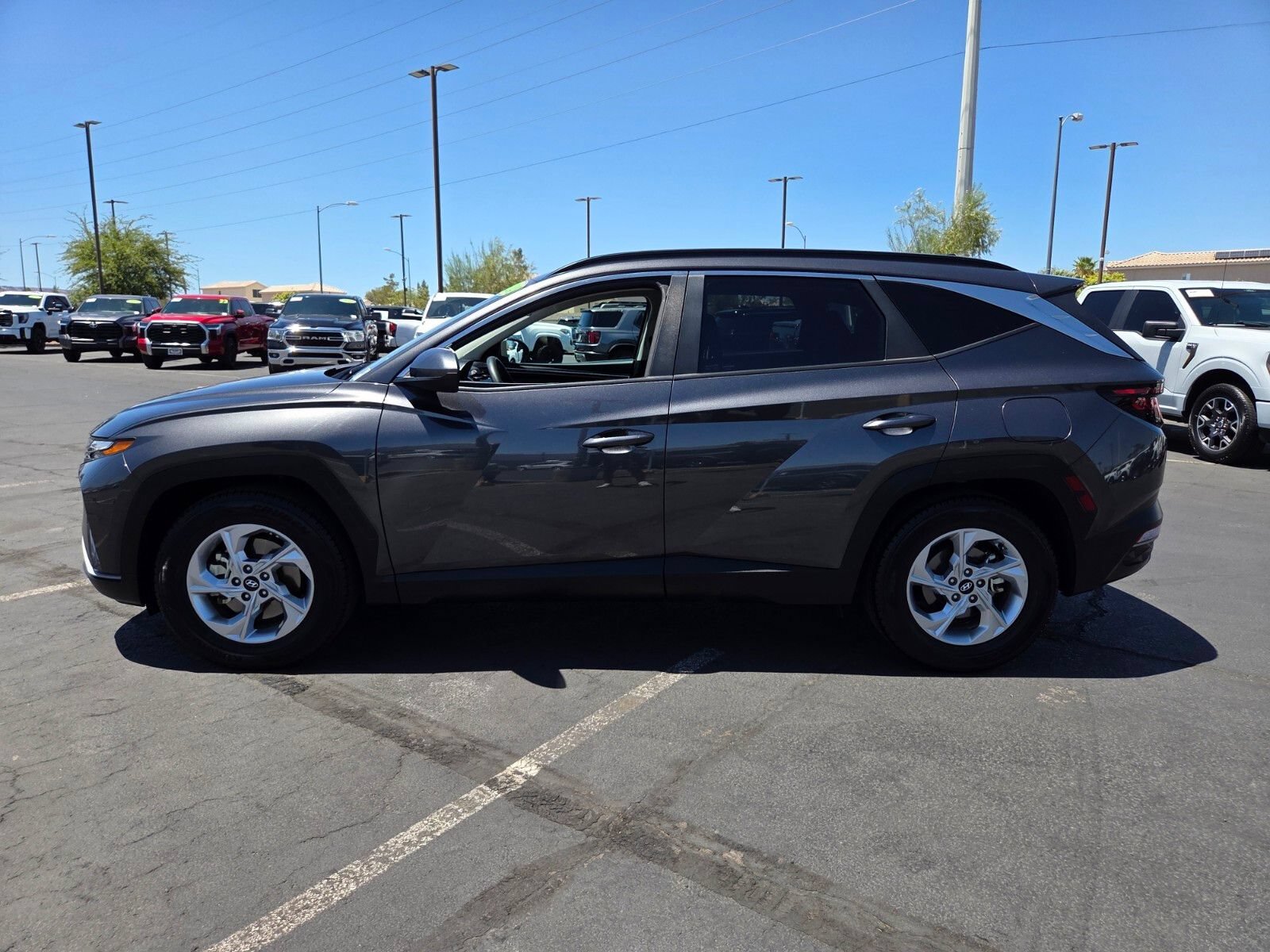 Used 2024 Hyundai Tucson SEL FWD image 3