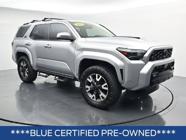 Used 2025 Toyota 4Runner TRD Sport AWD/4WD image 2