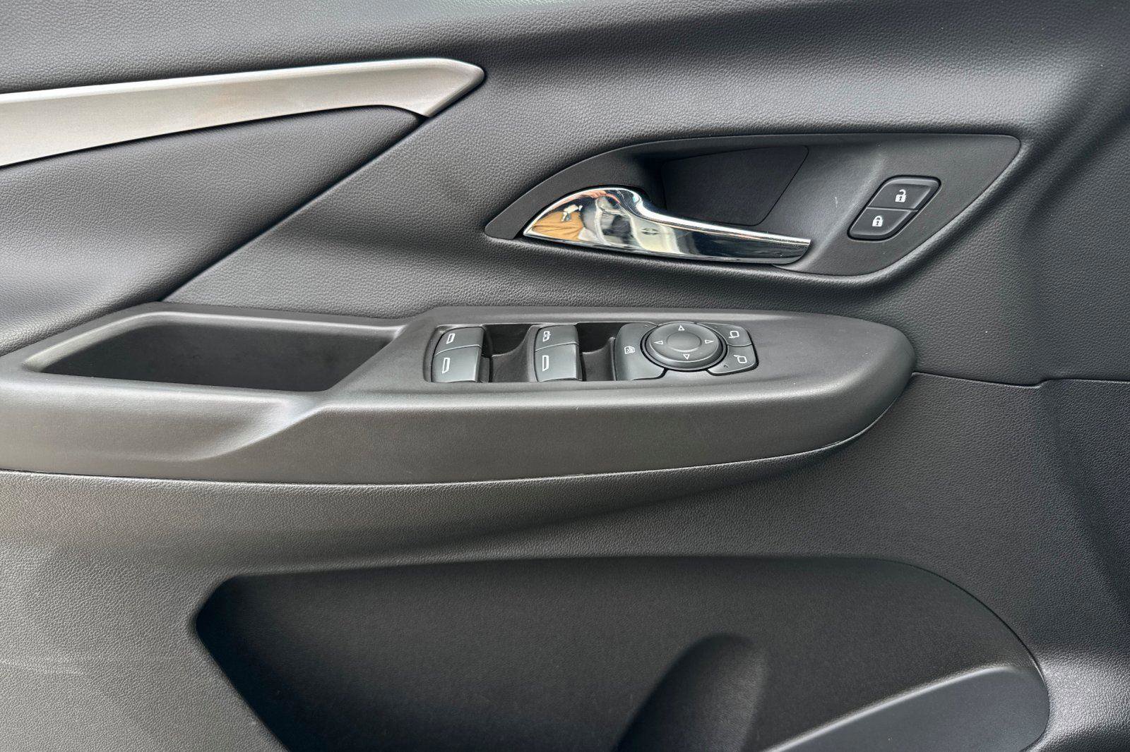 Used 2023 Chevrolet Bolt LT image 16