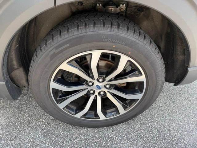 Certified 2025 Ford Explorer ST-Line AWD/4WD image 5