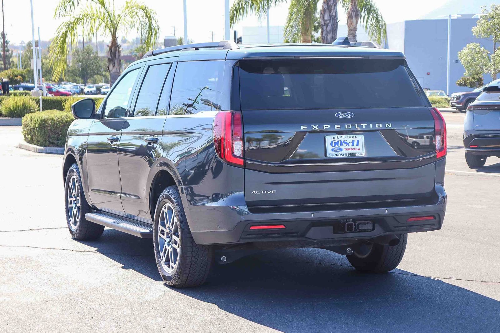 Certified 2025 Ford Expedition Active AWD/4WD image 6