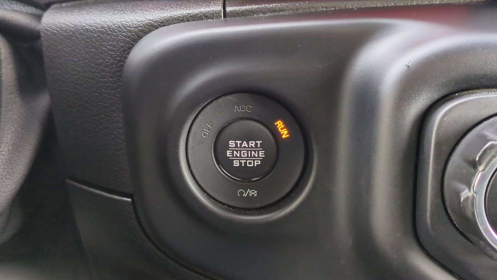 Used 2020 Jeep Wrangler Unlimited Rubicon w/ Dual Top Group image 32