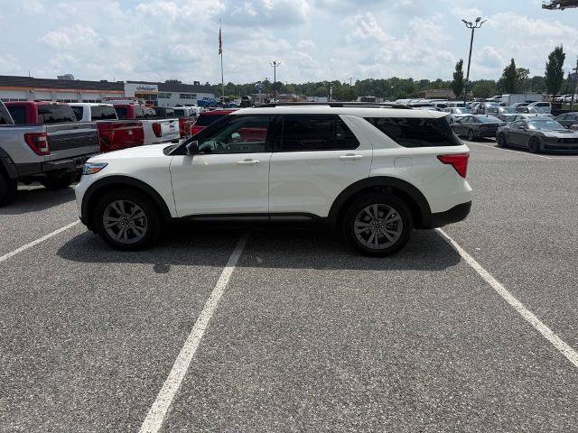 Certified 2022 Ford Explorer XLT w/ Equipment Group 202A AWD/4WD image 5