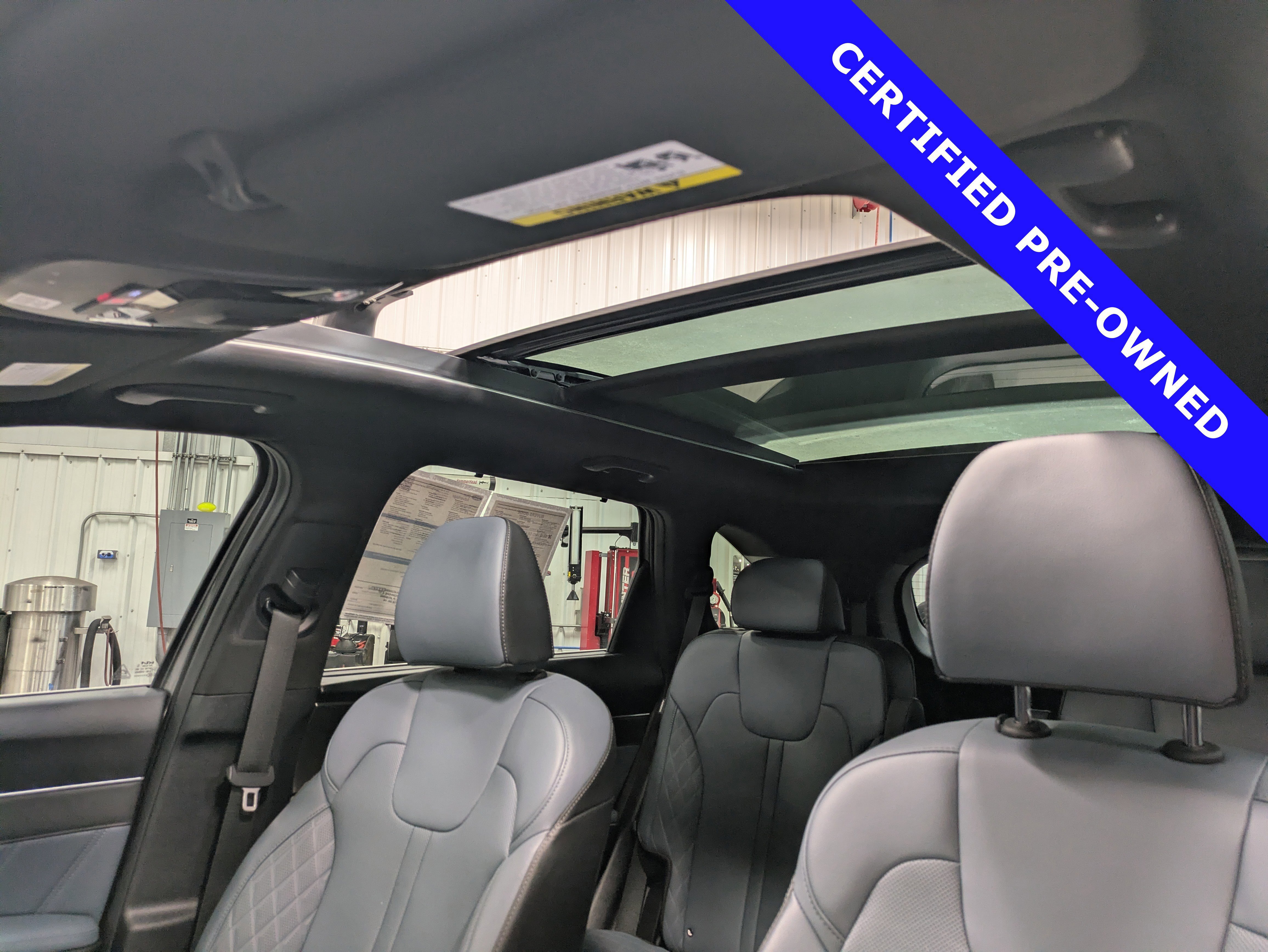 Used 2025 Kia Sorento SX Prestige image 31