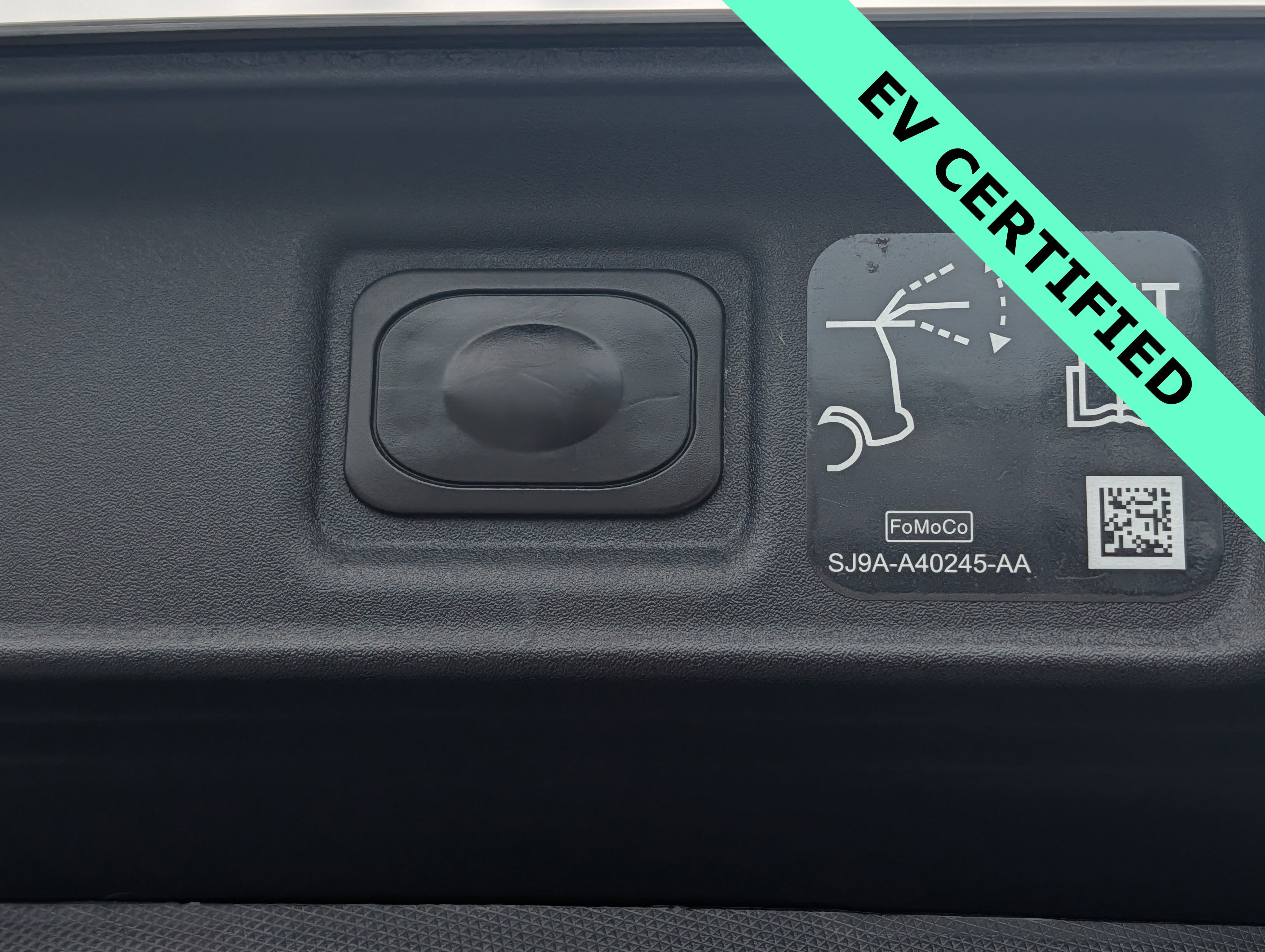 Certified 2025 Ford Mustang Mach-E Premium AWD/4WD image 14