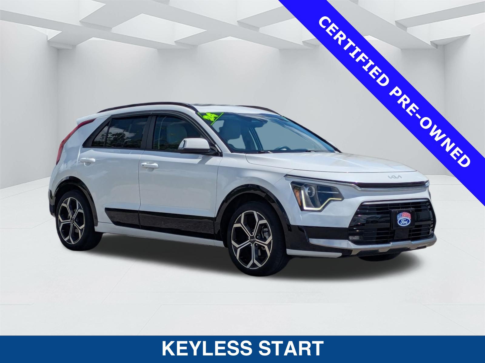 Used 2024 Kia Niro EX Touring FWD image 3