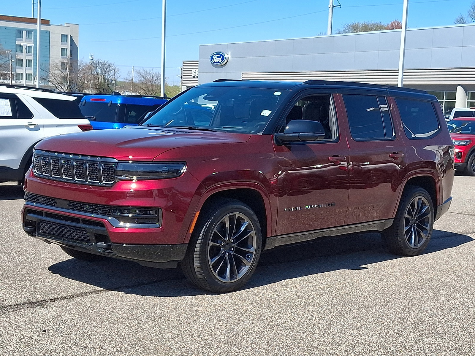 Used 2025 Jeep Grand Wagoneer Series II Obsidian w/ Quick Order Packagew 28T image 2