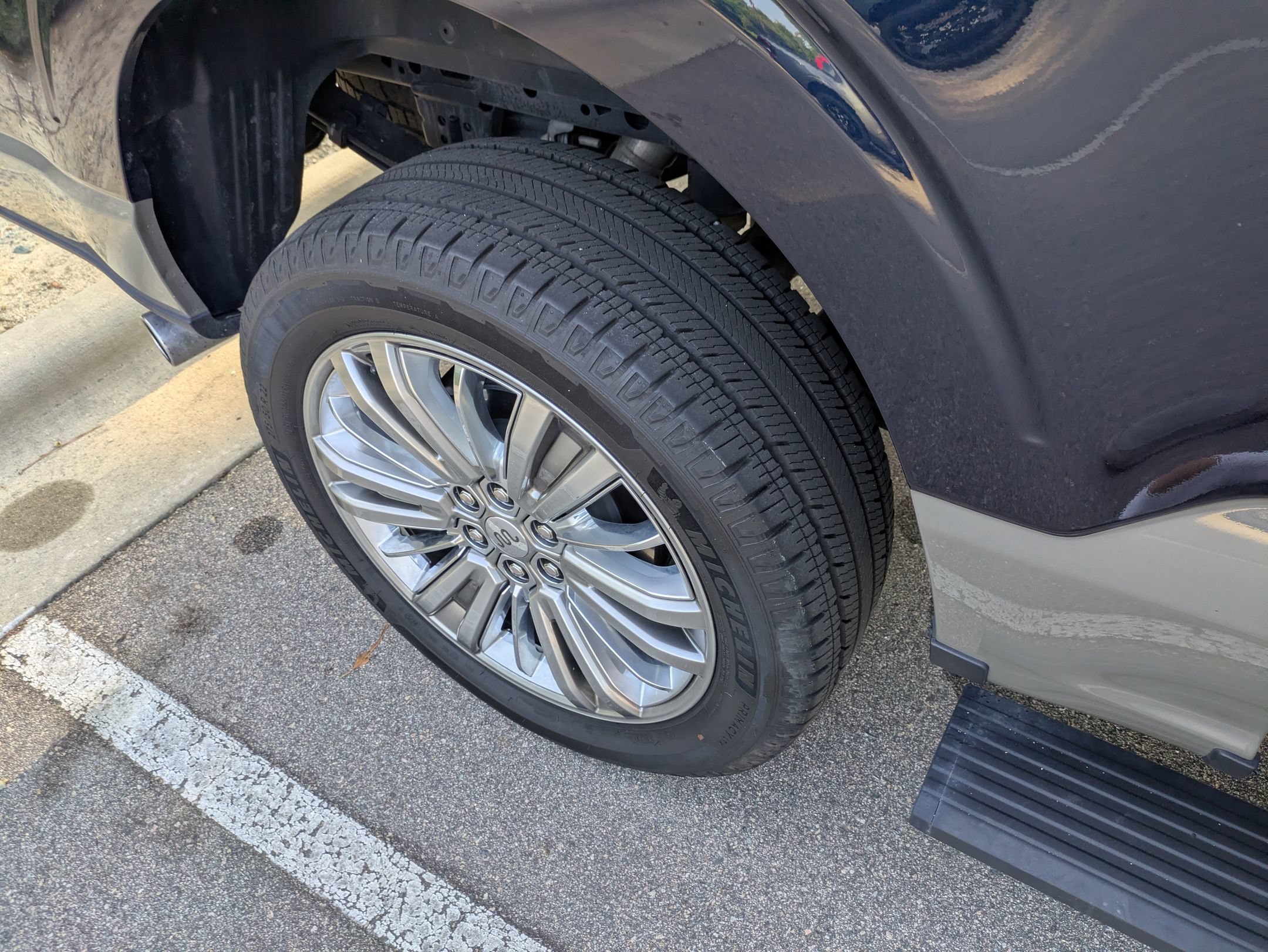 Certified 2025 Ford F150 King Ranch AWD/4WD image 43
