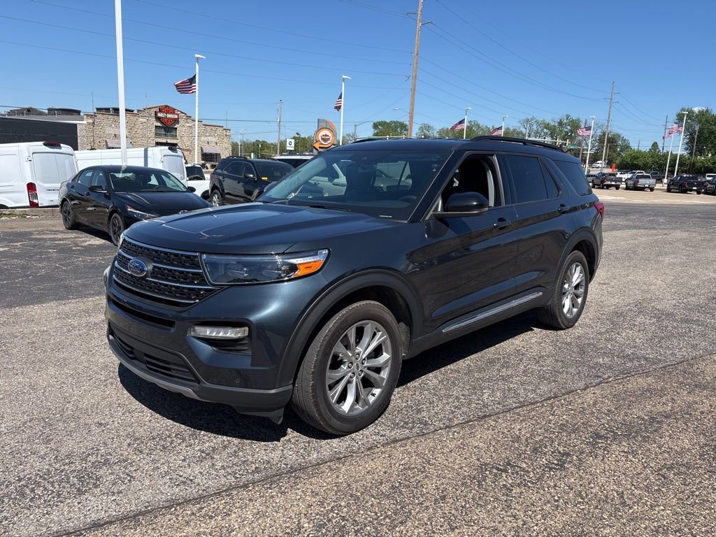 Certified 2023 Ford Explorer XLT w/ Equipment Group 202A image 3