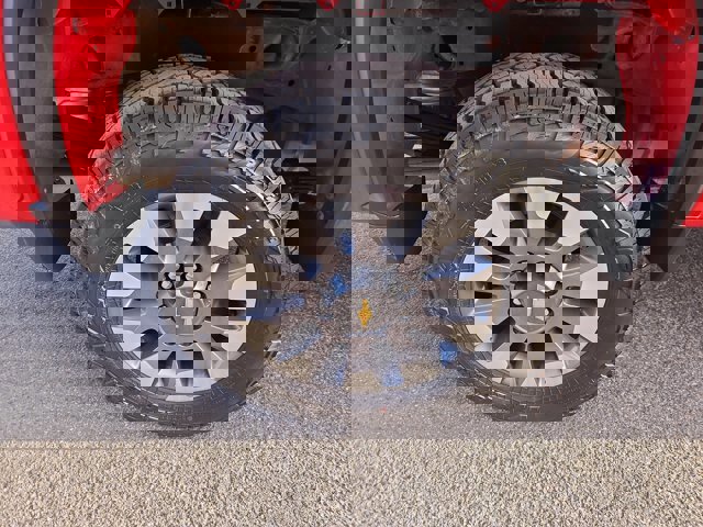 Used 2024 Chevrolet Silverado 2500 Custom w/ Custom Value Package image 11