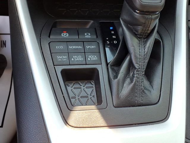Used 2021 Toyota RAV4 XLE w/ Convenience Package AWD/4WD image 19